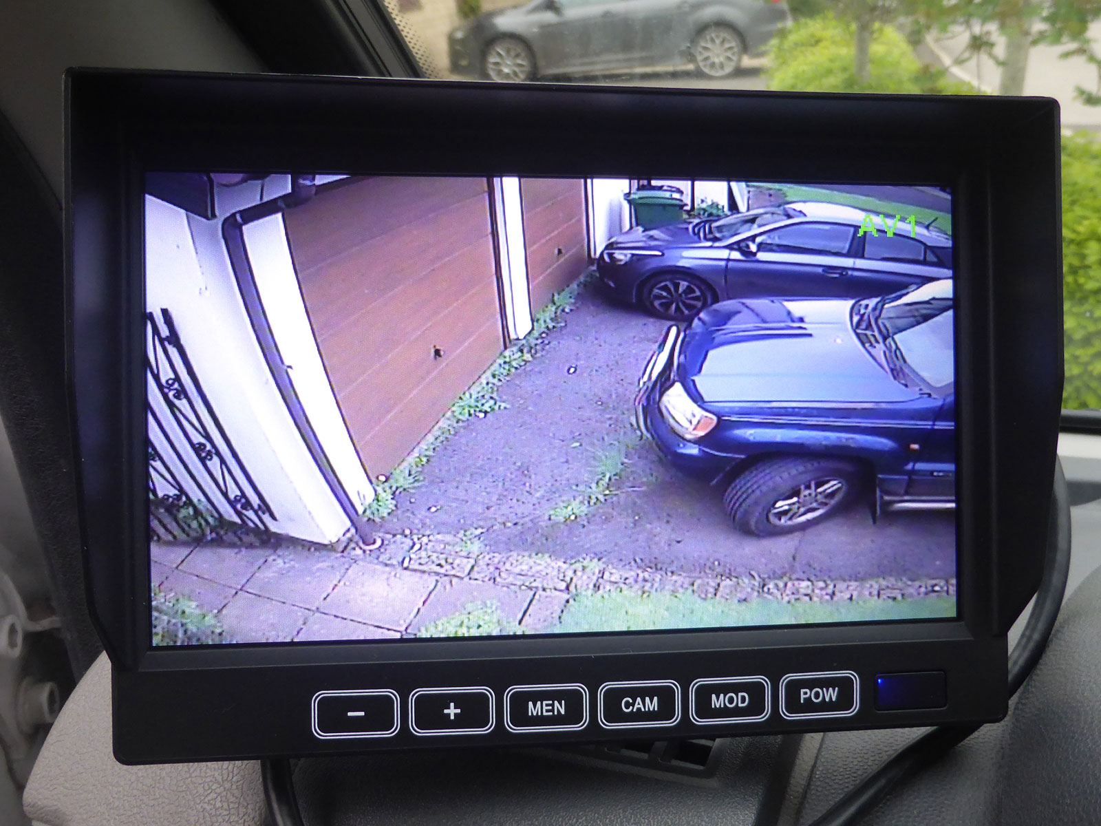 Installation photos of PM61S on a Hobby motorhome Installation photos of PM61S on a Hobby motorhome